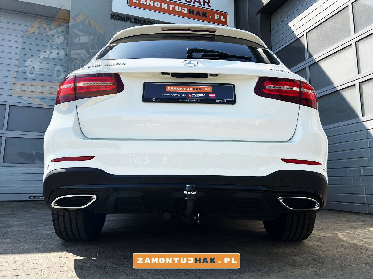 Montaż haka Mercedes